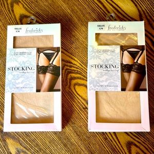 Fredricks of Hollywood nude scallop lace edge stockings
